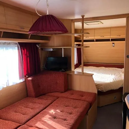 Uroczy Z Tarasem Campeggio