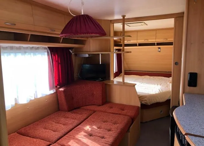 Uroczy Z Tarasem Campeggio